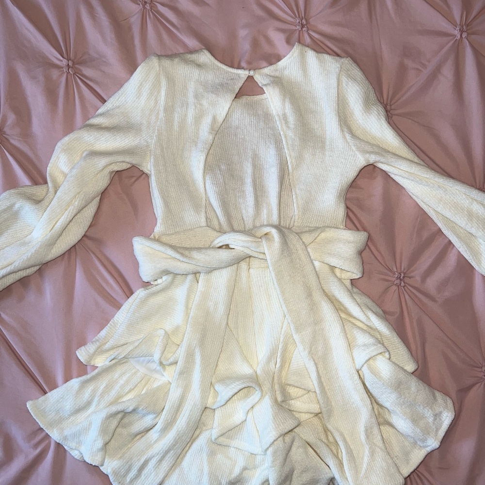 White Ruffled Romper - Picture 4 of 6